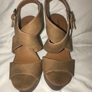 Indigo Road tan wedges